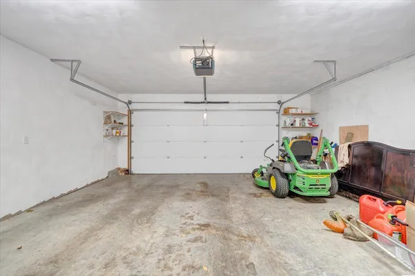 $724,950 | 185 Walnut Manor Drive, Fincastle, VA 24090