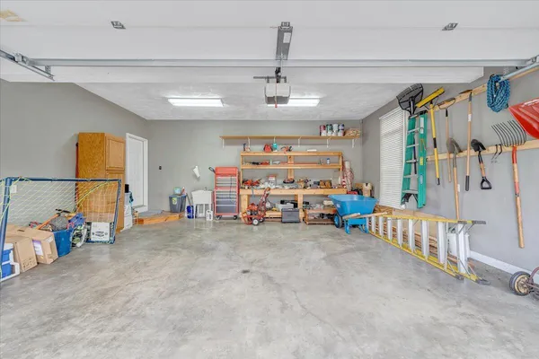 $724,950 | 185 Walnut Manor Drive, Fincastle, VA 24090