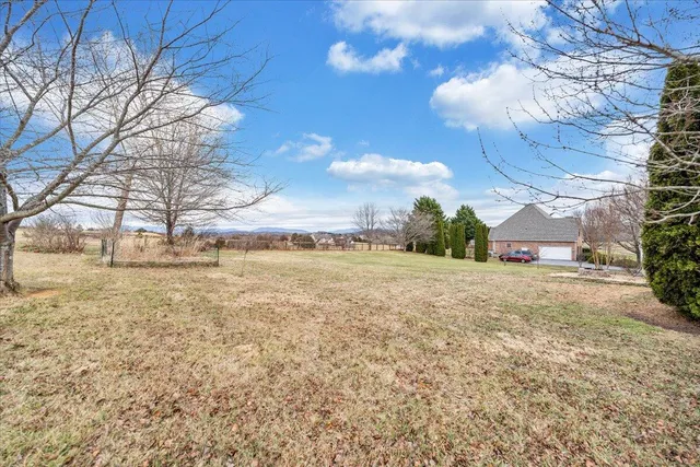 $724,950 | 185 Walnut Manor Drive, Fincastle, VA 24090