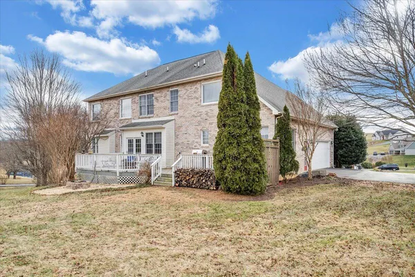 $724,950 | 185 Walnut Manor Drive, Fincastle, VA 24090