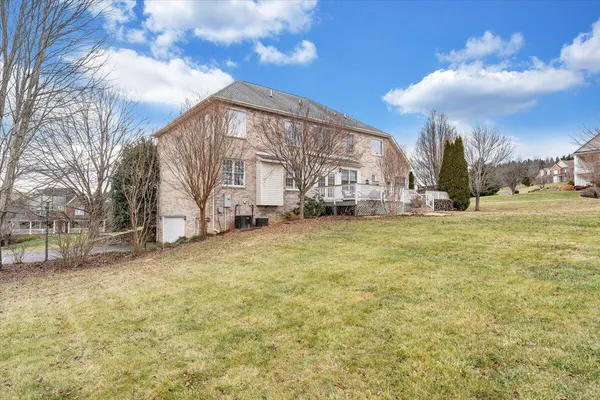 $724,950 | 185 Walnut Manor Drive, Fincastle, VA 24090