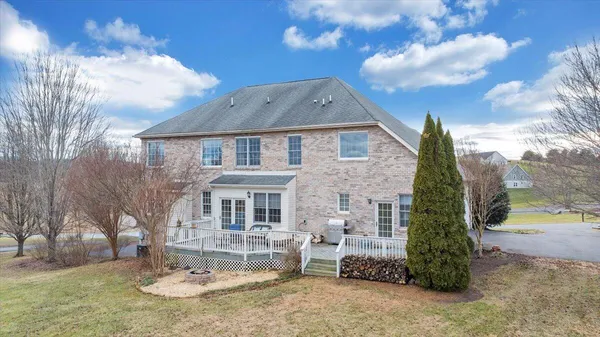 $724,950 | 185 Walnut Manor Drive, Fincastle, VA 24090