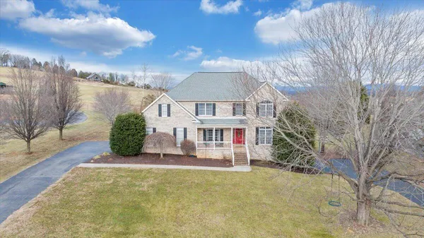 $724,950 | 185 Walnut Manor Drive, Fincastle, VA 24090
