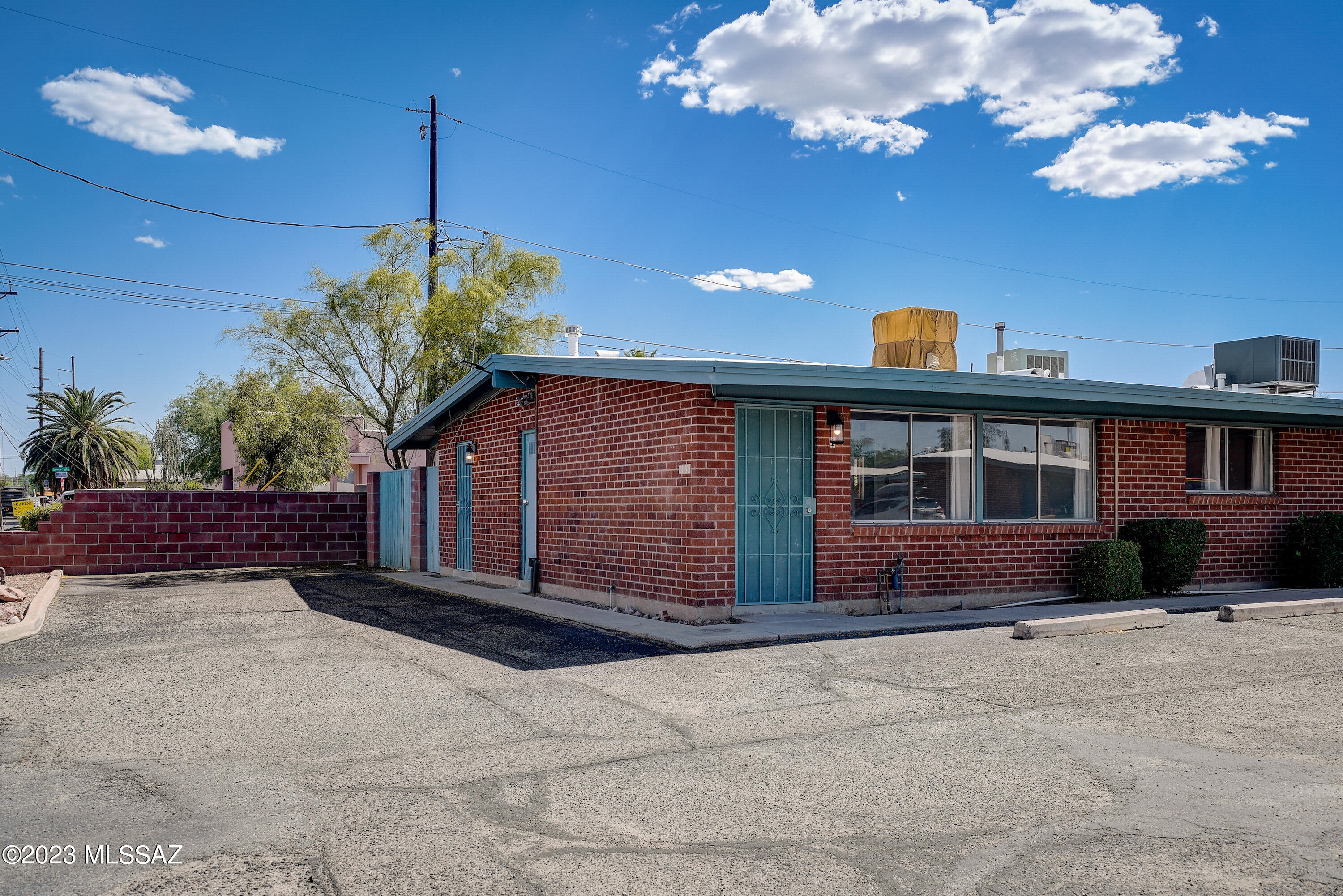 2121 North Country Club Road, Unit 1 Tucson, AZ 85716 - Photo 1 of 12