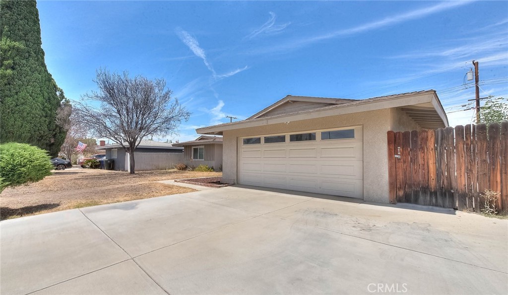 11229 Town & Country Drive Riverside, CA 92505 - Photo 2 of 36