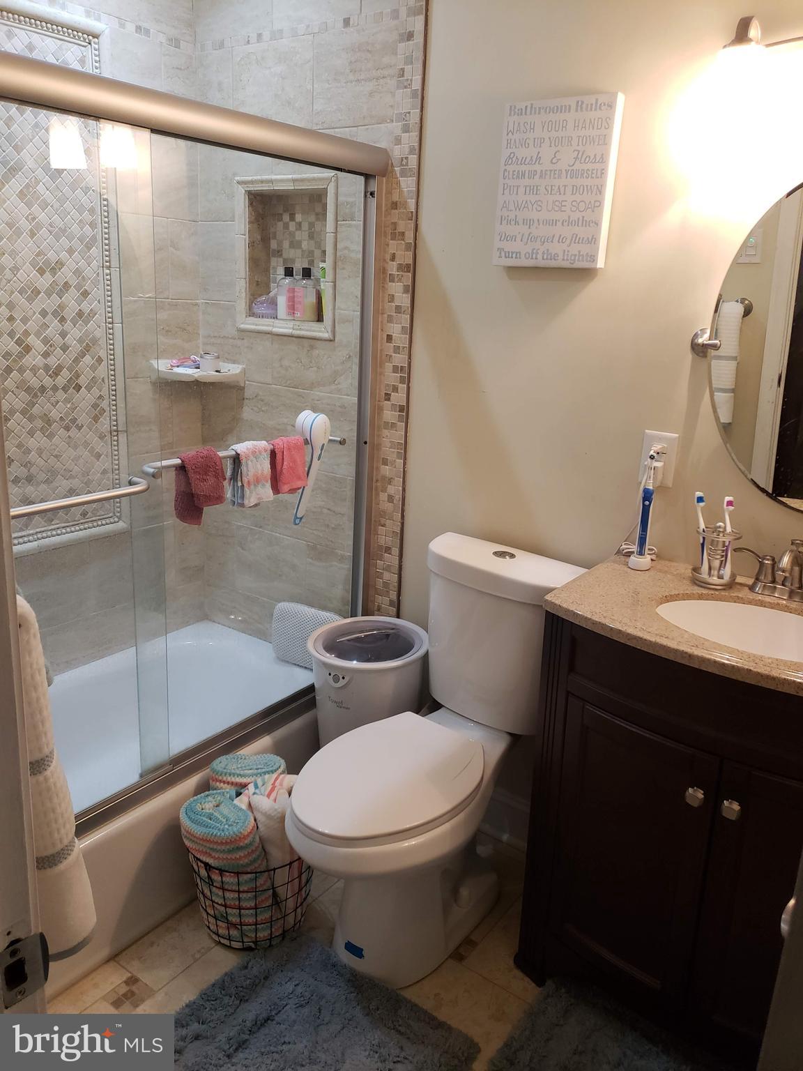 7446 Hill Road Philadelphia, PA 19128 - Photo 22 of 42 Hall Bathroom