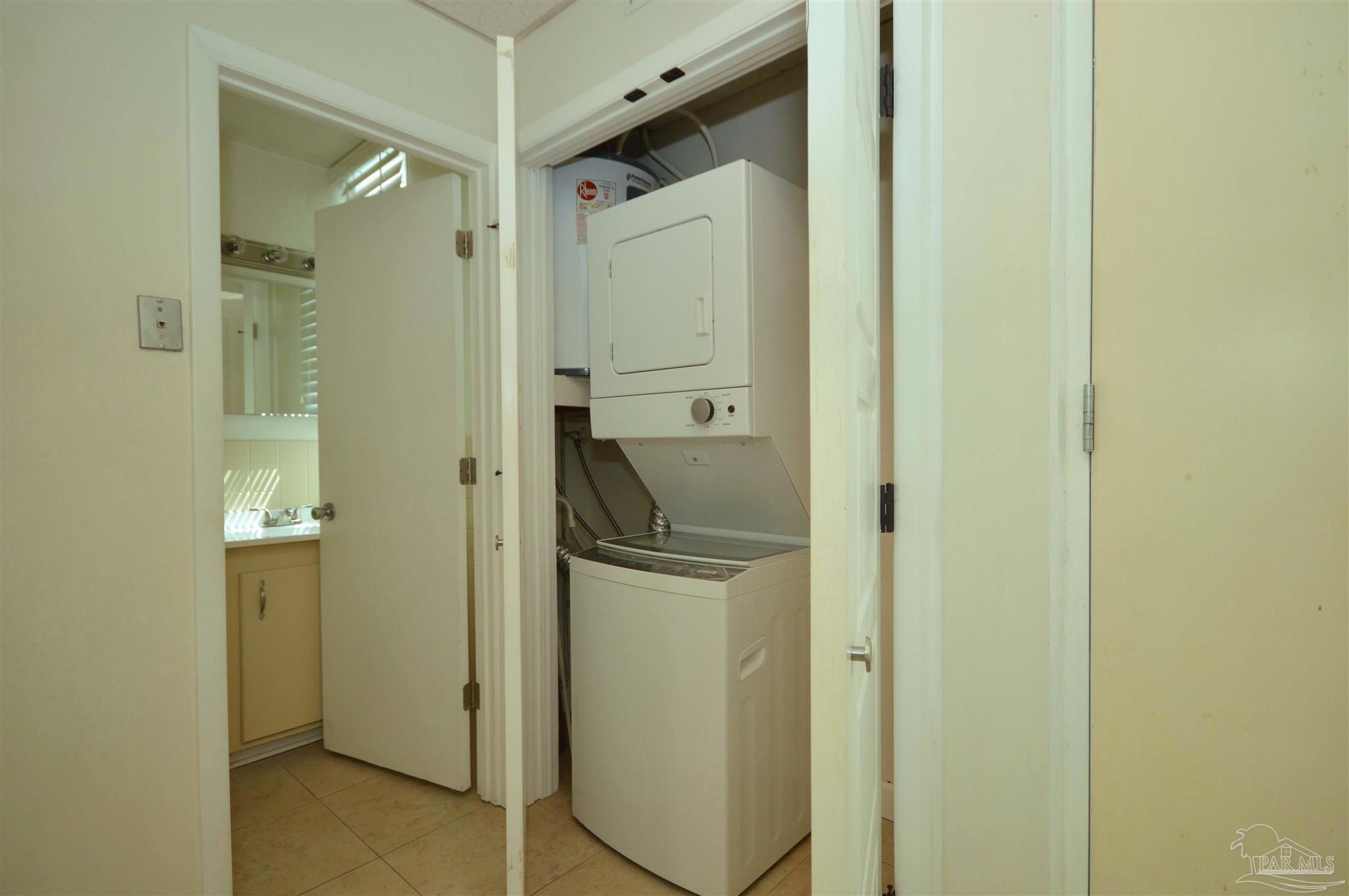 201 Pensacola Beach Road, Unit D17 Gulf Breeze, FL 32561 - Photo 12 of 59