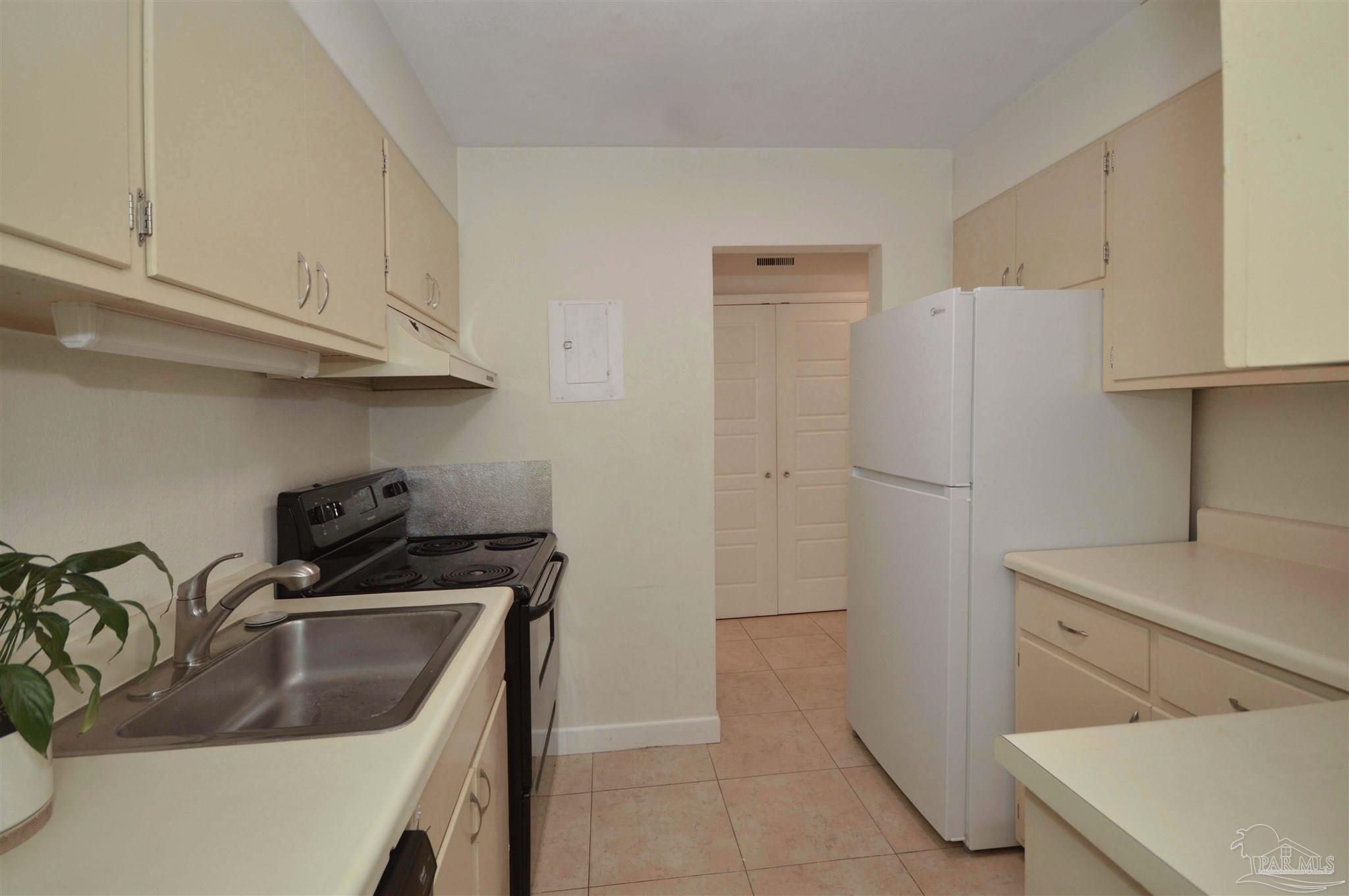 201 Pensacola Beach Road, Unit D17 Gulf Breeze, FL 32561 - Photo 19 of 59