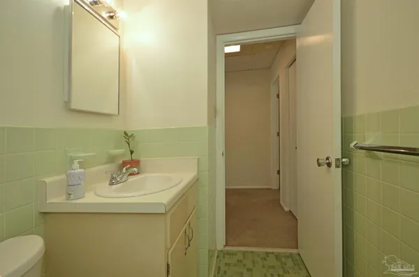 $225,000 | 201 Pensacola Beach Road, Unit D17, Gulf Breeze, FL 32561
