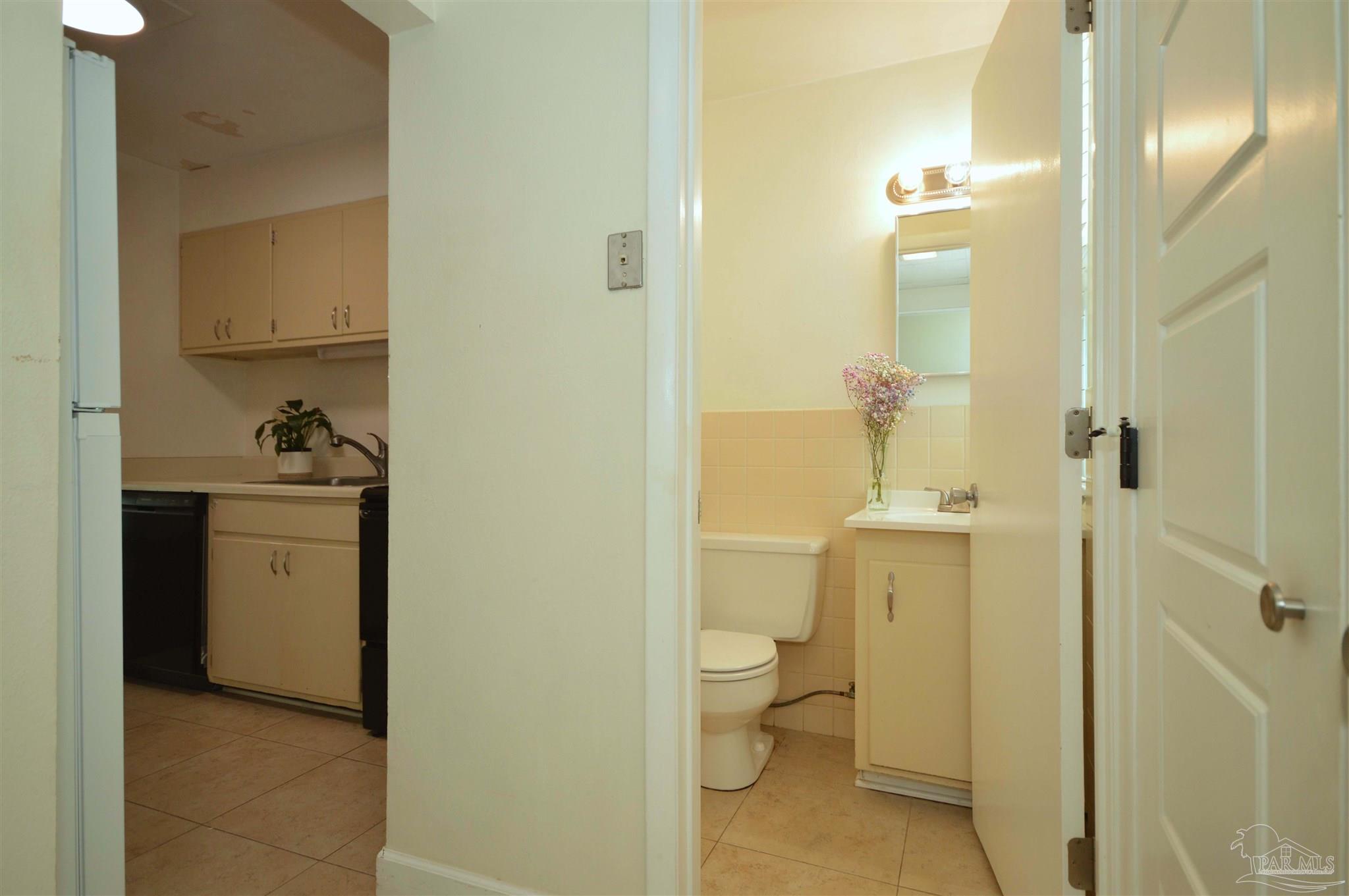 201 Pensacola Beach Road, Unit D17 Gulf Breeze, FL 32561 - Photo 8 of 59