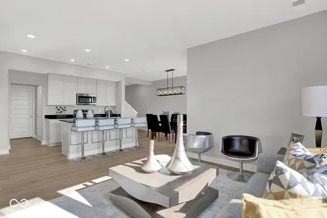 $1,895 | 7573 Marin Parkway, Cumberland, IN 46229