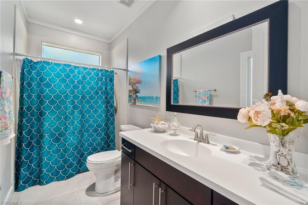 271 12th Avenue Northeast Naples, FL 34120 - Photo 13 of 35 Bathroom 2