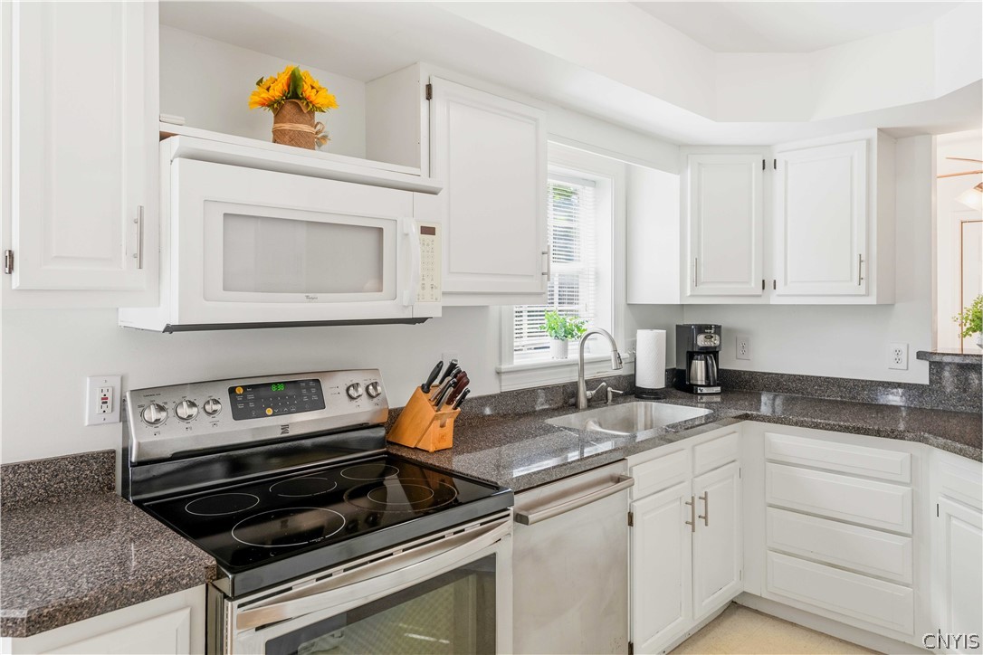 871 Franklin Road Skaneateles, NY 13152 - Photo 12 of 38