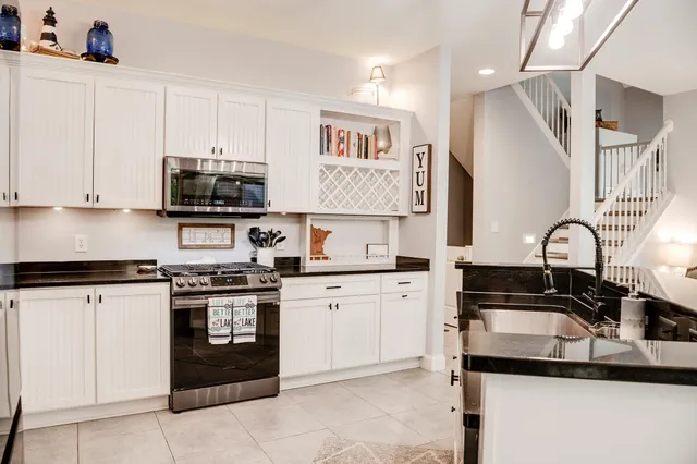 $750,000 | 4646 Island View Drive, Mound, MN 55364