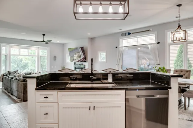 $750,000 | 4646 Island View Drive, Mound, MN 55364