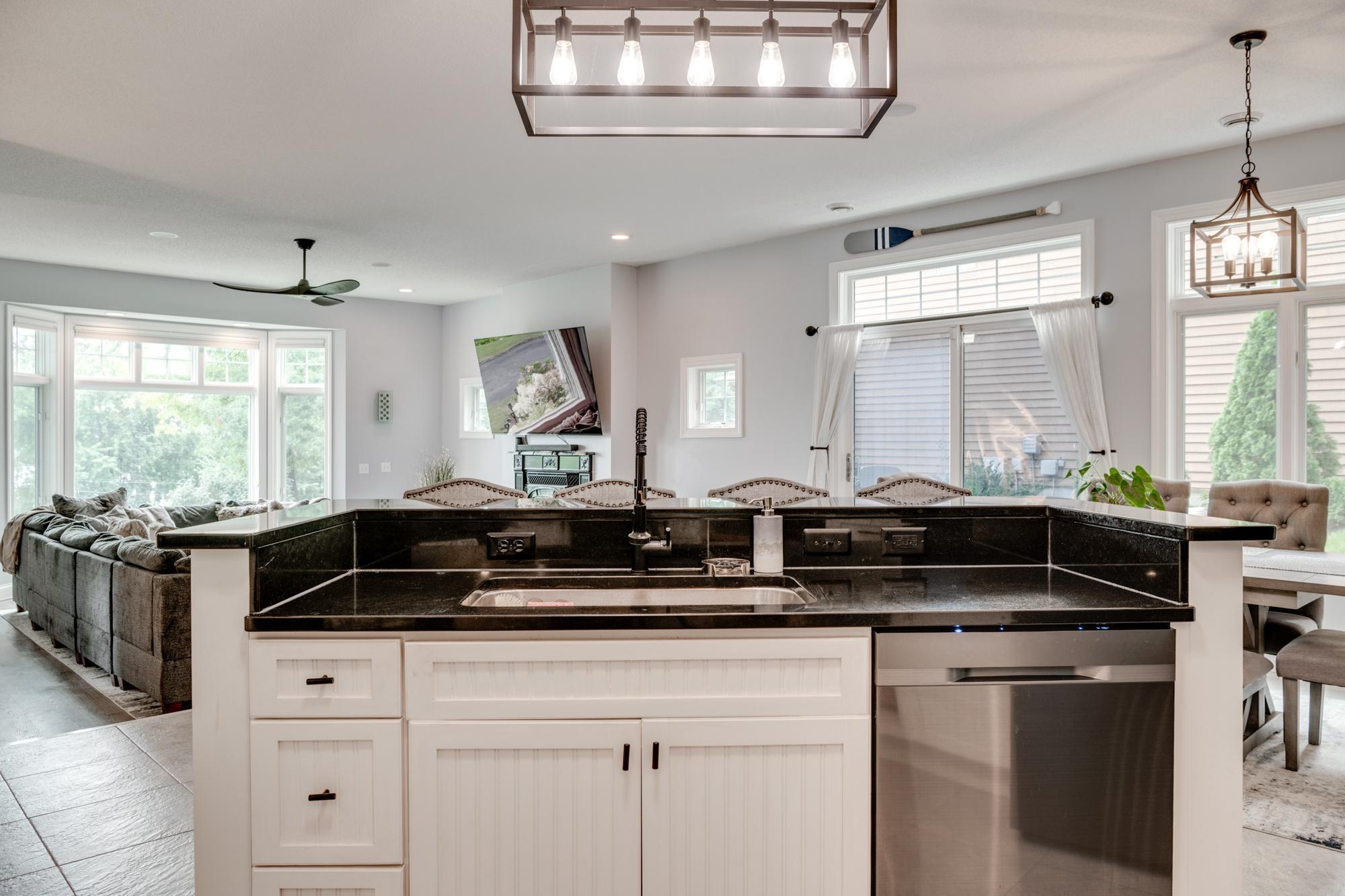 4646 Island View Drive Mound, MN 55364 - Photo 13 of 44