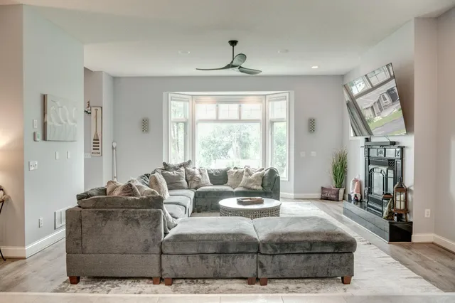 $750,000 | 4646 Island View Drive, Mound, MN 55364