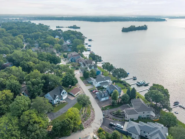 $750,000 | 4646 Island View Drive, Mound, MN 55364