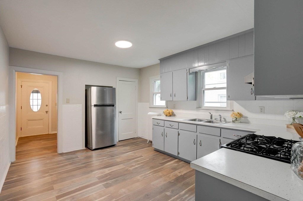 48 Summit Street Framingham, MA 01702 - Photo 6 of 15