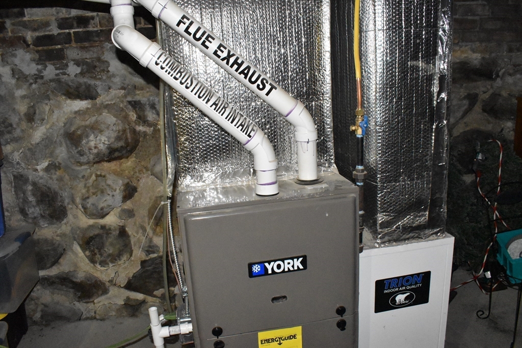 13 Charles Place Athol, MA 01331 - Photo 26 of 31 a view of entryway