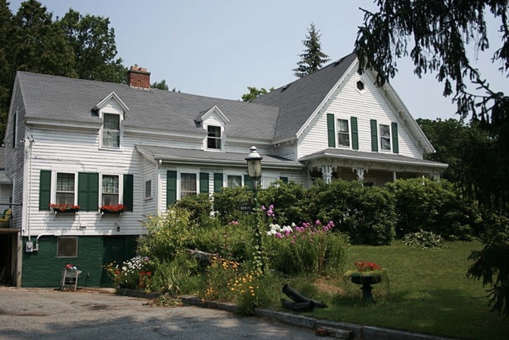 12 Nelson Place Worcester, MA 01605 - Photo 1 of 21