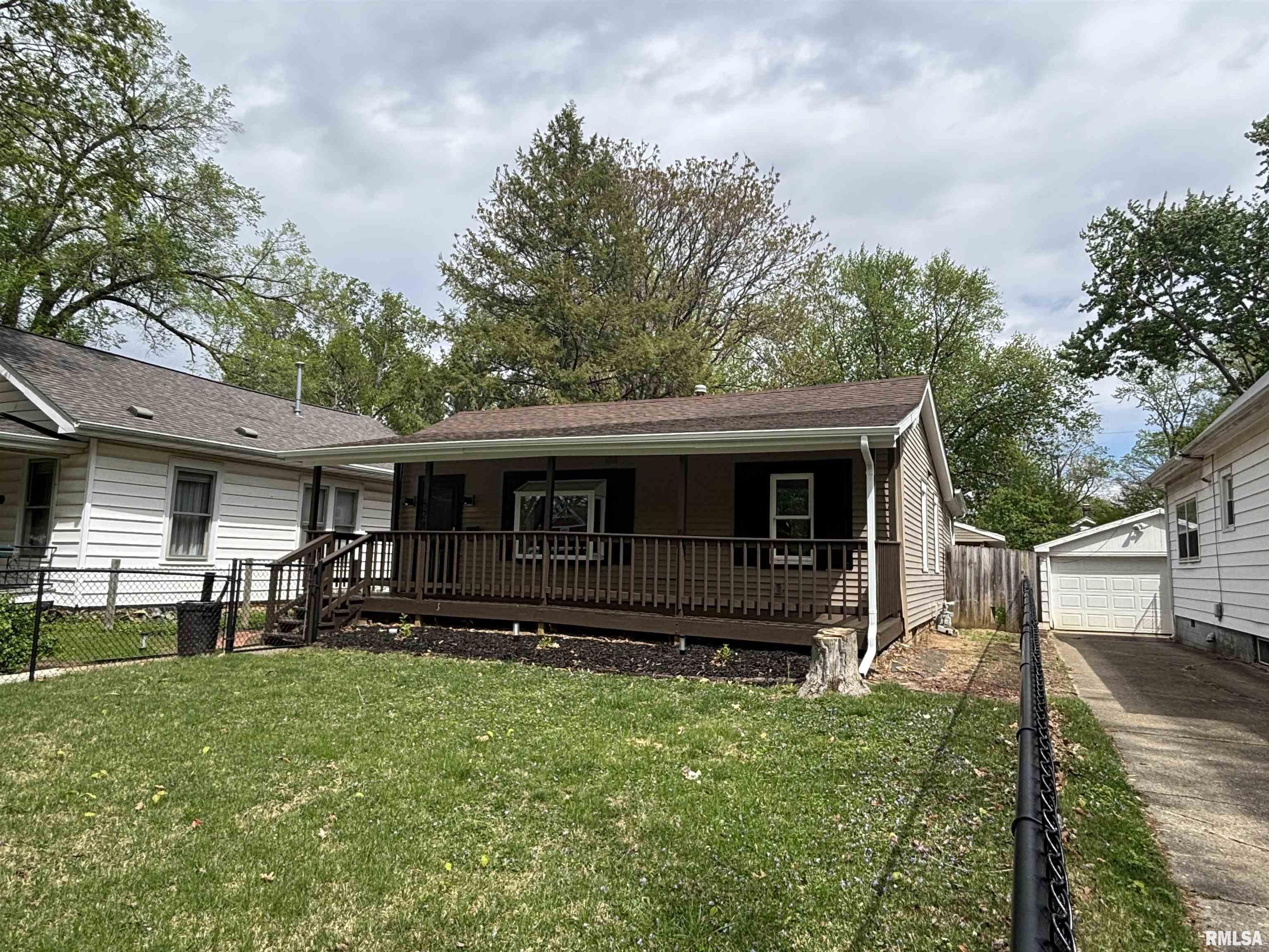 524 Rosehill Avenue Springfield, IL 62704 - Photo 4 of 8