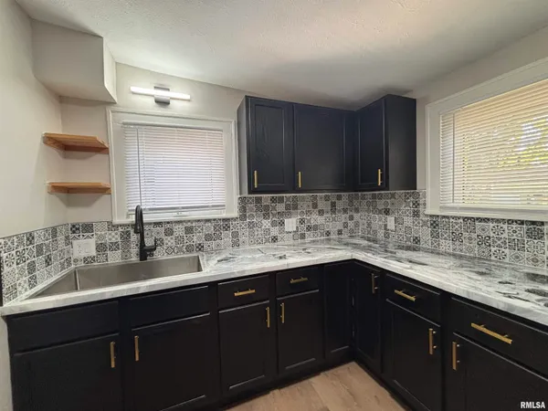 $169,900 | 524 Rosehill Avenue, Springfield, IL 62704