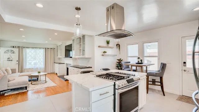 $1,238,000 | 1900 North Kenwood Street, Burbank, CA 91505