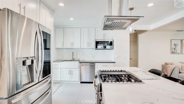 $1,238,000 | 1900 North Kenwood Street, Burbank, CA 91505