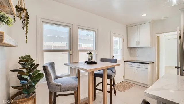 $1,238,000 | 1900 North Kenwood Street, Burbank, CA 91505