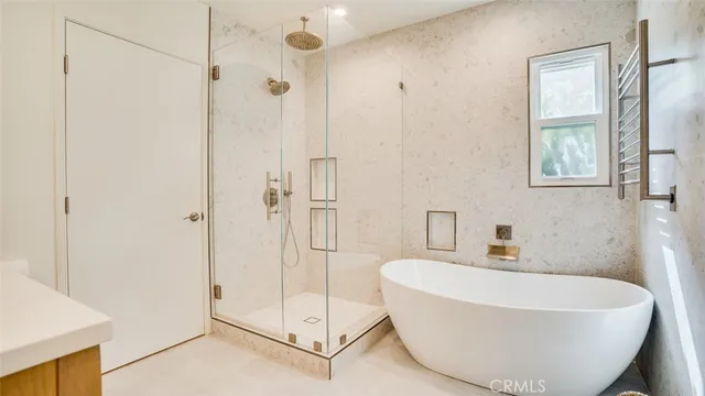 $1,238,000 | 1900 North Kenwood Street, Burbank, CA 91505