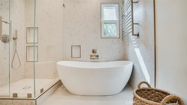 $1,238,000 | 1900 North Kenwood Street, Burbank, CA 91505