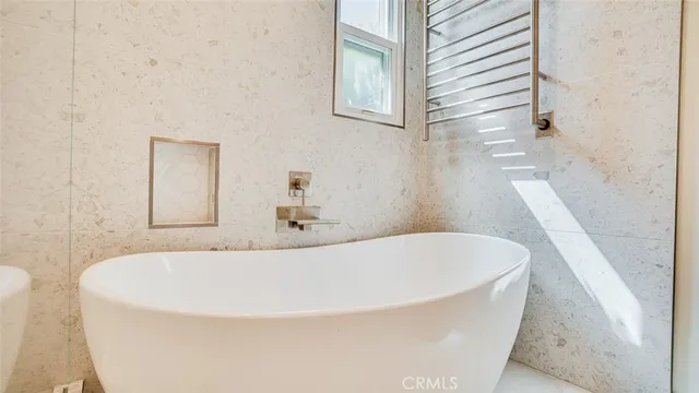 $1,238,000 | 1900 North Kenwood Street, Burbank, CA 91505