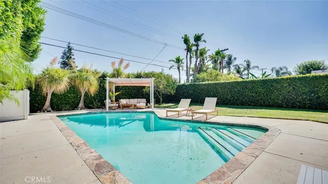 $1,238,000 | 1900 North Kenwood Street, Burbank, CA 91505