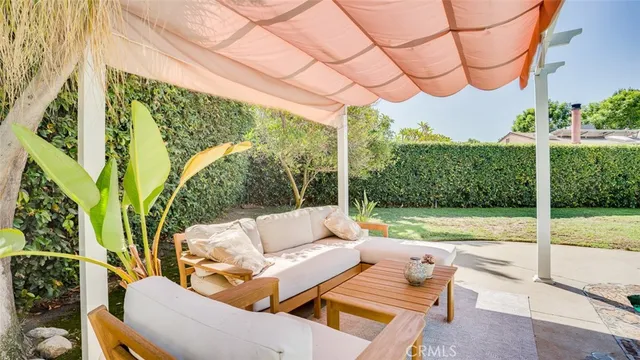 $1,238,000 | 1900 North Kenwood Street, Burbank, CA 91505