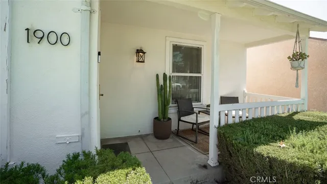 $1,238,000 | 1900 North Kenwood Street, Burbank, CA 91505