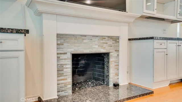 $1,238,000 | 1900 North Kenwood Street, Burbank, CA 91505