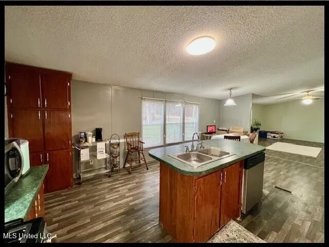 $220,000 | 5089 Sees Chapel Road, Crenshaw, MS 38621