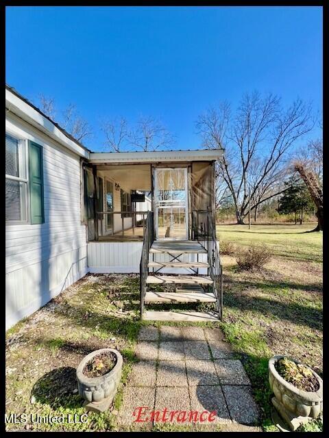 5089 Sees Chapel Road Crenshaw, MS 38621 - Photo 7 of 52 5089 SEES CHAPEL - STEPS TO FRONT DOOR