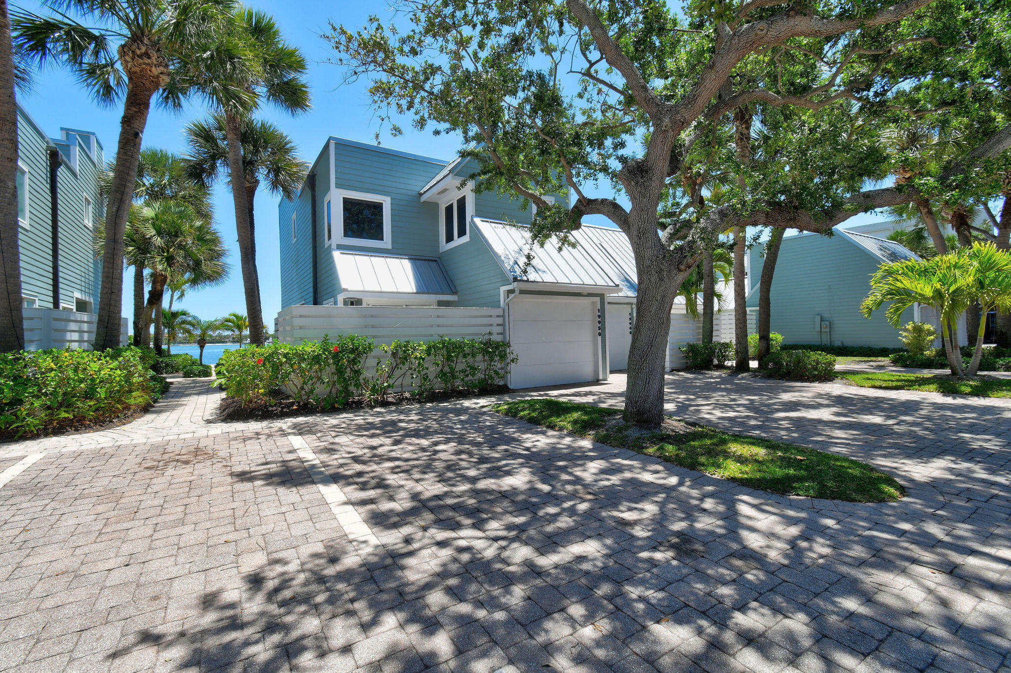19950 Scrimshaw Way Jupiter, FL 33469 - Photo 2 of 40 19950ScrimshawWay(1)