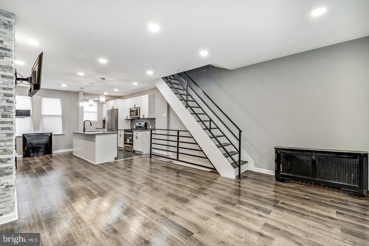 5644 Belmar Street Philadelphia, PA 19143 - Photo 3 of 29