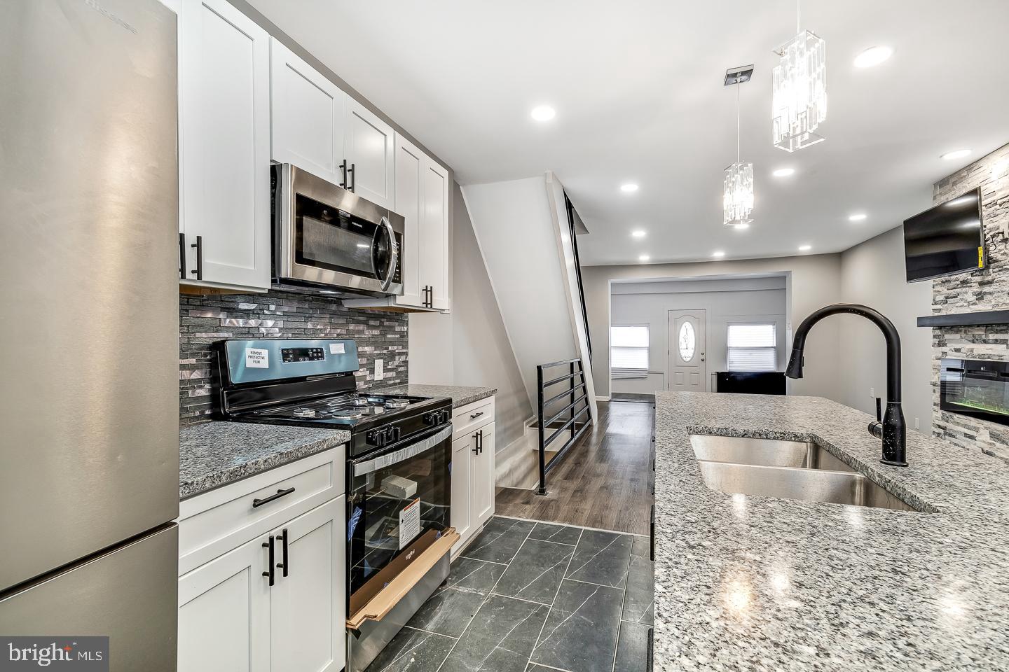 5644 Belmar Street Philadelphia, PA 19143 - Photo 7 of 29