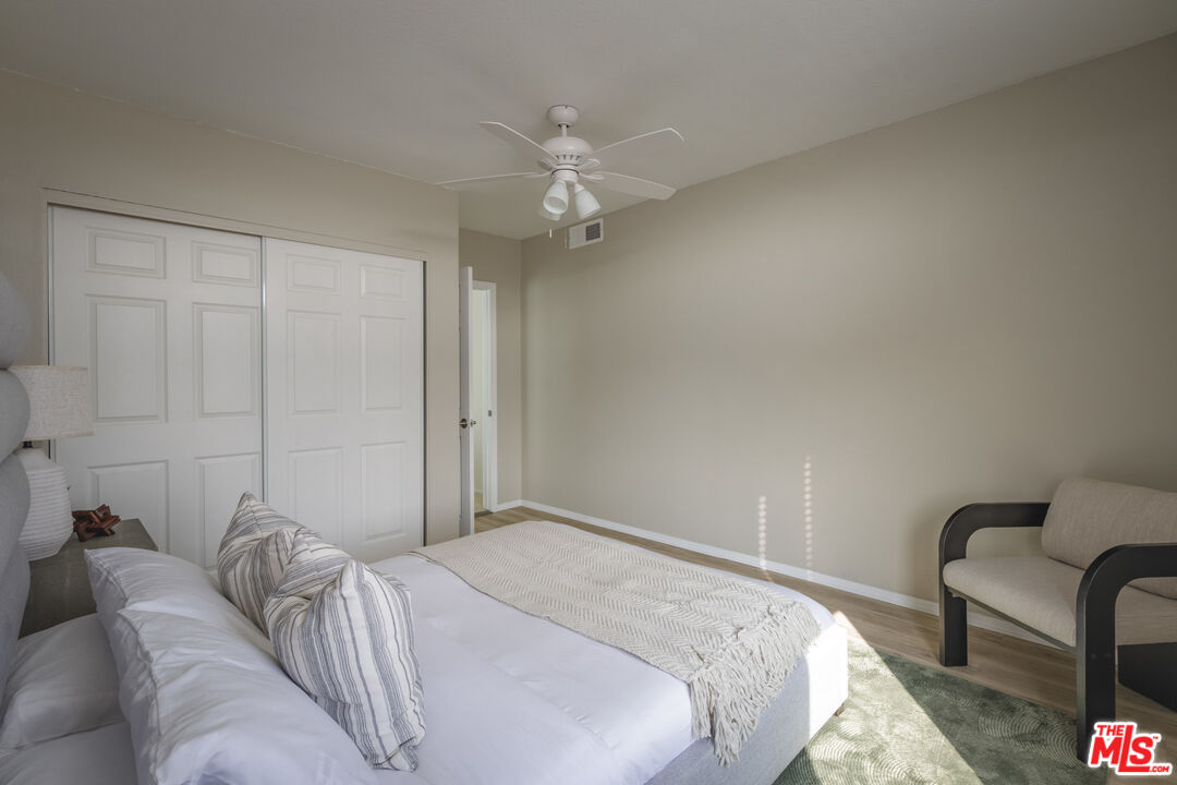 4829 Whitsett Avenue, Unit 301 Valley Village, CA 91607 - Photo 27 of 37