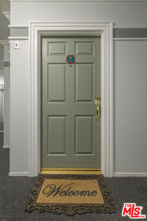 4829 Whitsett Avenue, Unit 301 Valley Village, CA 91607 - Photo 3 of 37