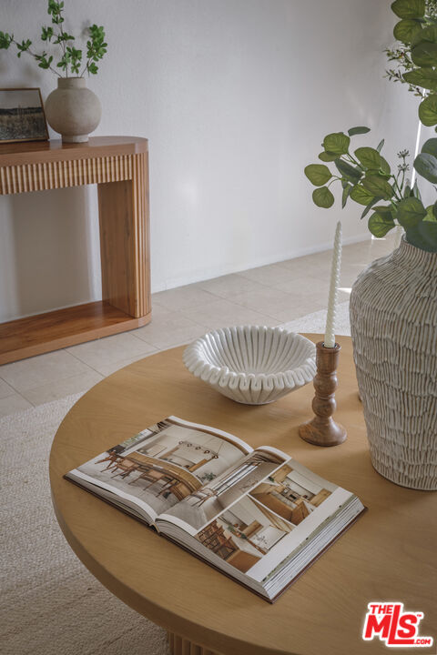 4829 Whitsett Avenue, Unit 301 Valley Village, CA 91607 - Photo 7 of 37