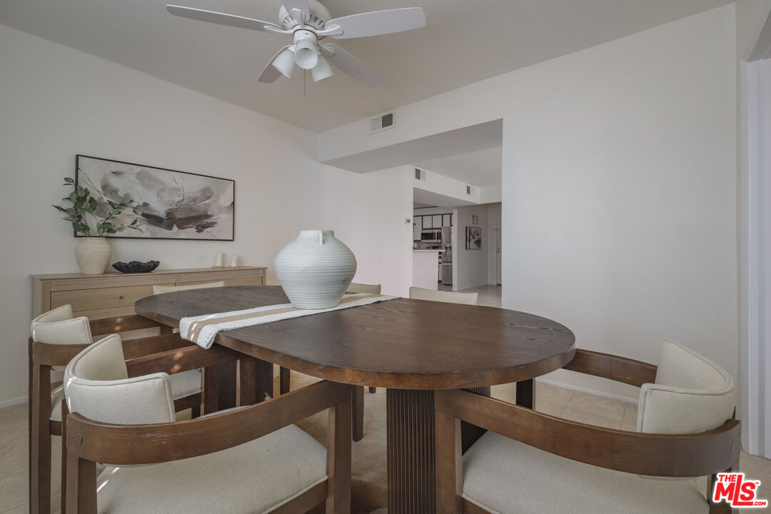 4829 Whitsett Avenue, Unit 301 Valley Village, CA 91607 - Photo 8 of 37