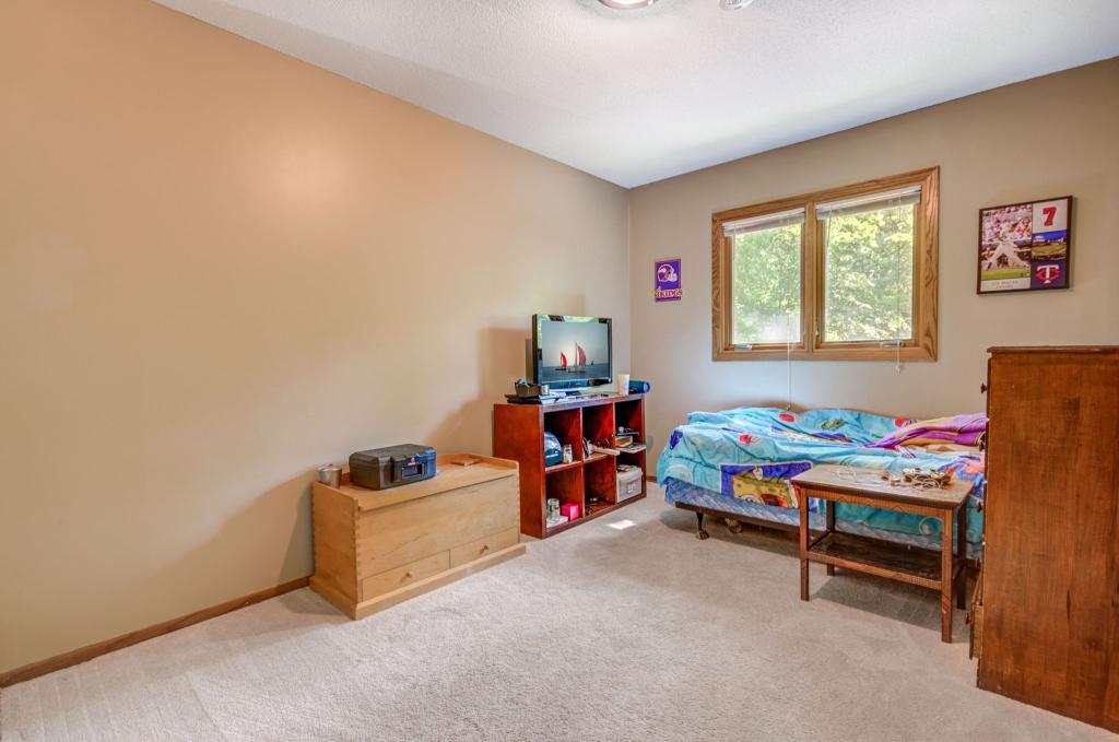 8113 Oakmere Road Bloomington, MN 55438 - Photo 14 of 21
