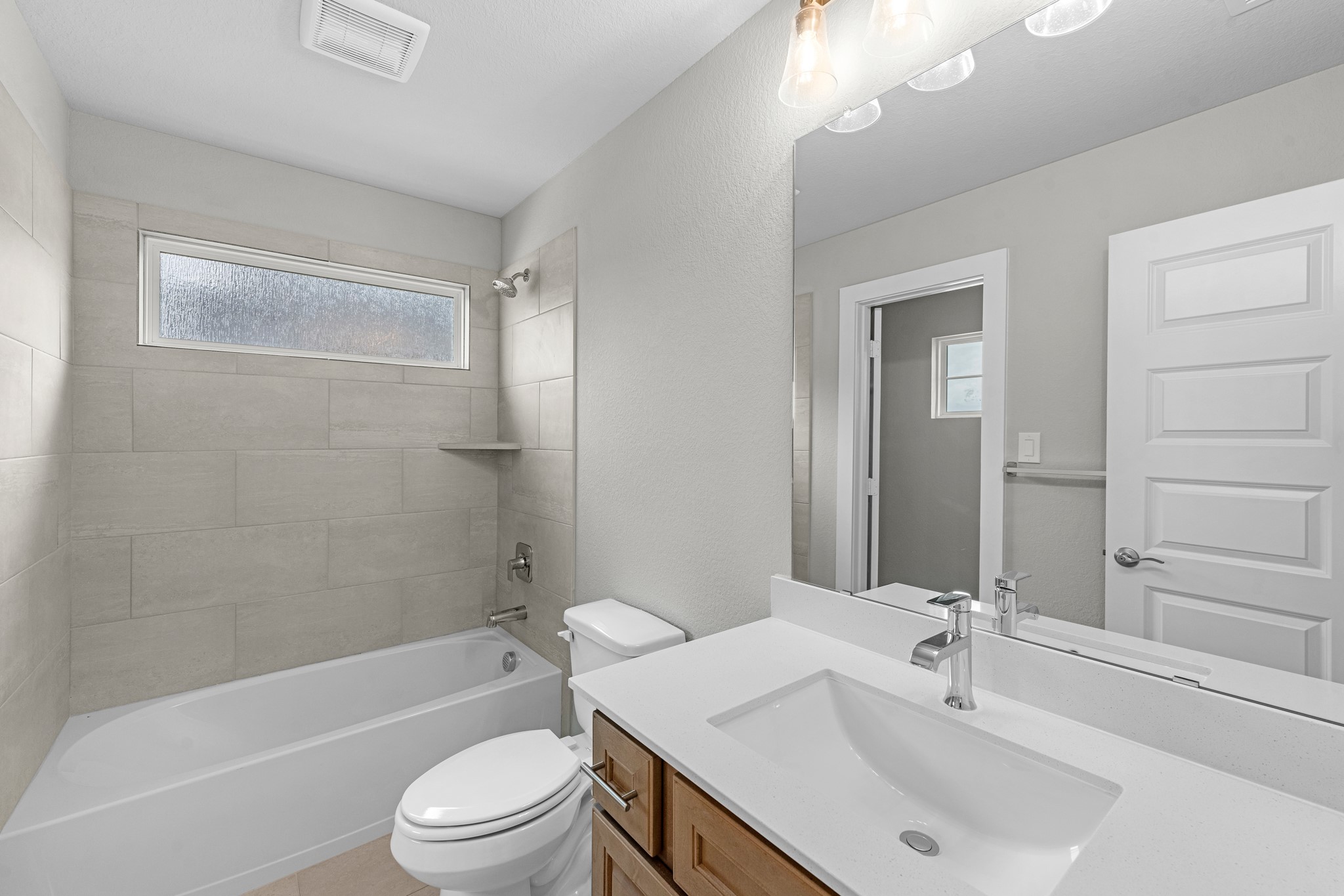 3410 Everglade Lane Rosenberg, TX 77471 - Photo 25 of 39 a bathroom with a sink a toilet and shower