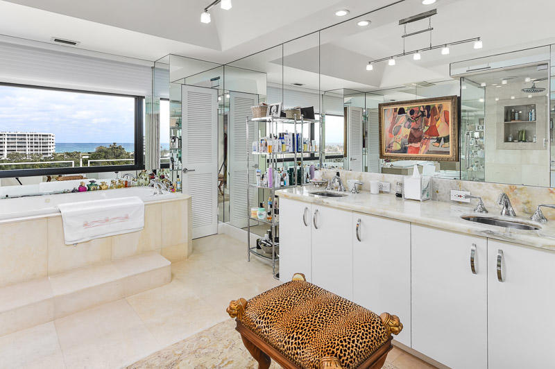 2155 Ibis Isle Road East, Unit TE Palm Beach, FL 33480 - Photo 14 of 39 Owner's Bath