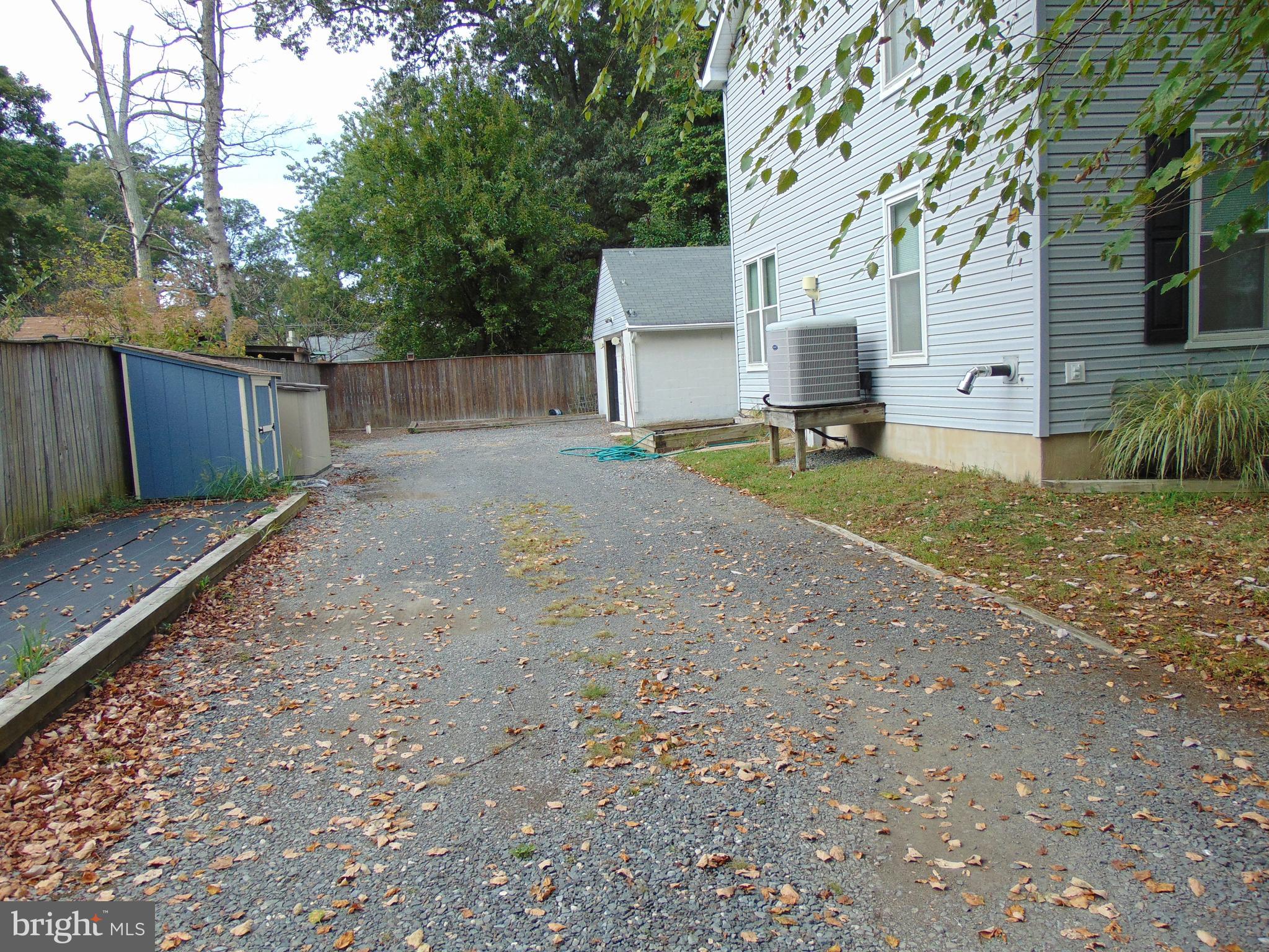 1710 Bayview Road Shady Side, MD 20764 - Photo 2 of 104 Very large driveway